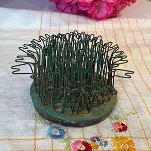 Vintage hairpin flower frog Blue Ribbon company so cool must see